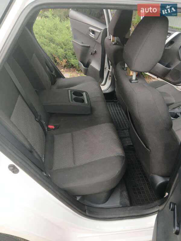 Універсал Toyota Auris 2014 в Києві