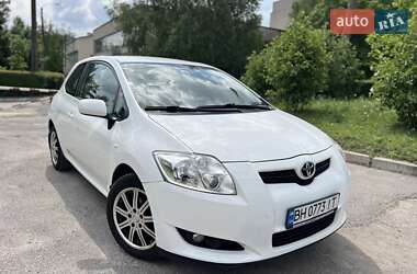 Хэтчбек Toyota Auris 2008 в Днепре