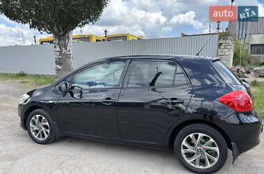 Хэтчбек Toyota Auris 2008 в 