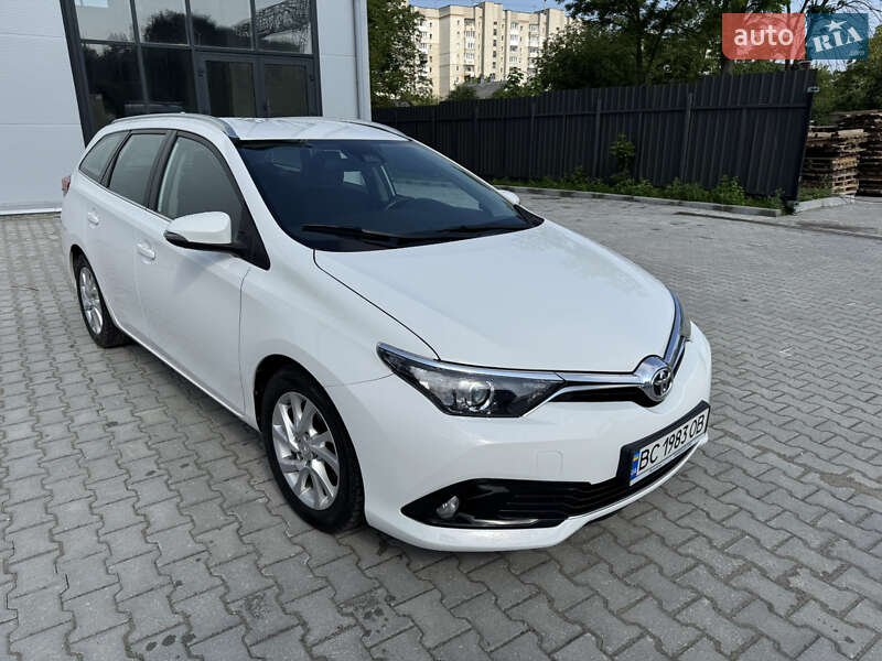 Универсал Toyota Auris 2016 в Львове