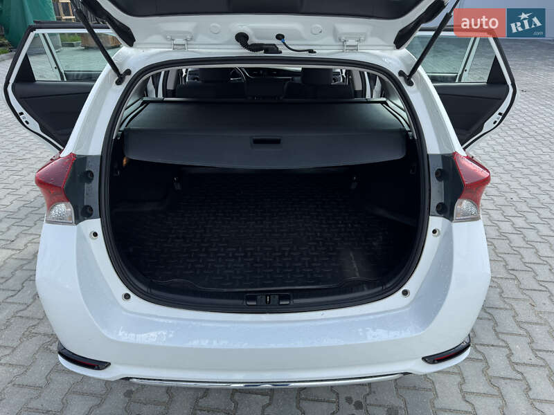 Универсал Toyota Auris 2016 в Львове