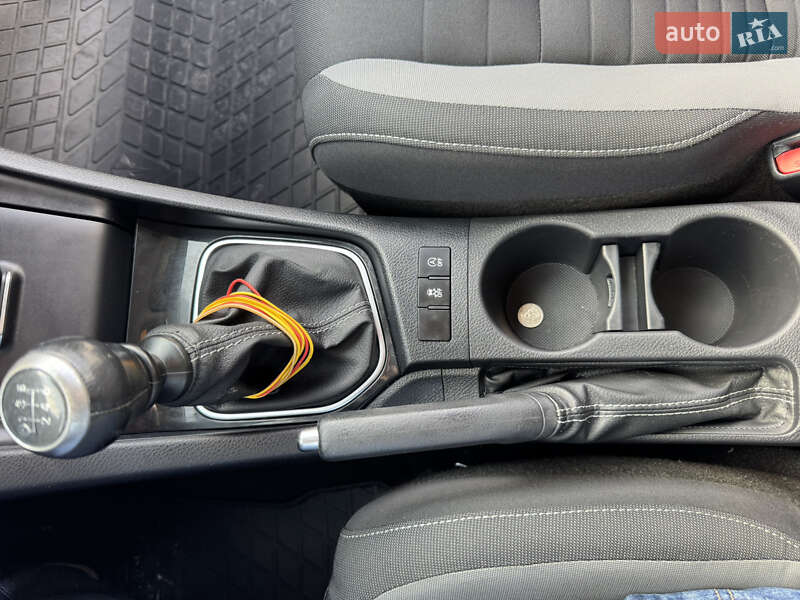 Универсал Toyota Auris 2016 в Львове