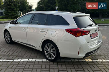 Универсал Toyota Auris 2014 в 