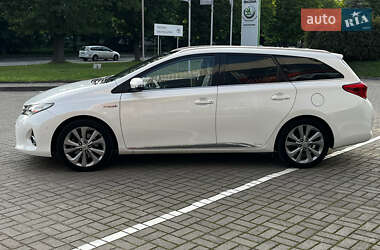 Универсал Toyota Auris 2014 в 