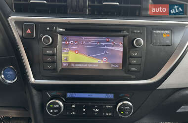 Универсал Toyota Auris 2014 в 