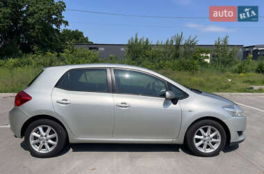 Хетчбек Toyota Auris 2007 в 