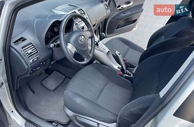 Хетчбек Toyota Auris 2007 в 