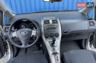 Хетчбек Toyota Auris 2007 в 