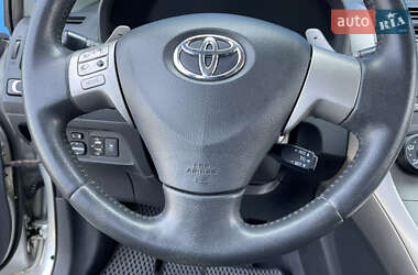 Хетчбек Toyota Auris 2007 в 