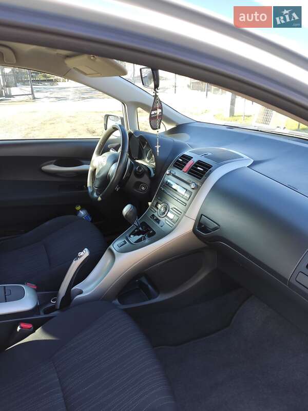 Хетчбек Toyota Auris 2008 в Тисмениці