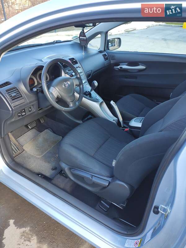 Хетчбек Toyota Auris 2008 в Тисмениці