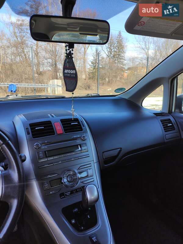 Хетчбек Toyota Auris 2008 в Тисмениці