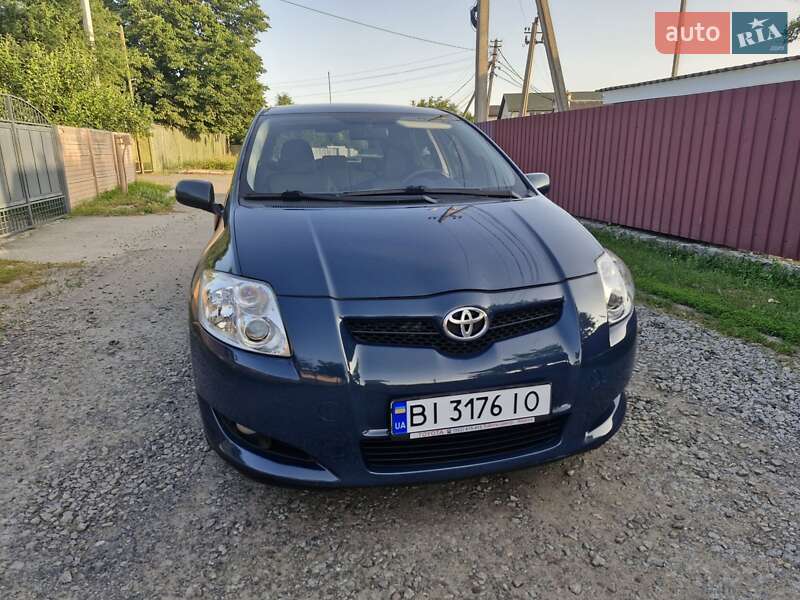 Хэтчбек Toyota Auris 2008 в Миргороде