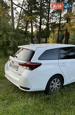 Универсал Toyota Auris 2015 в 