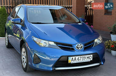 Хэтчбек Toyota Auris 2013 в 