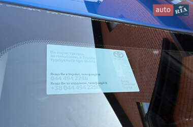 Хэтчбек Toyota Auris 2013 в 