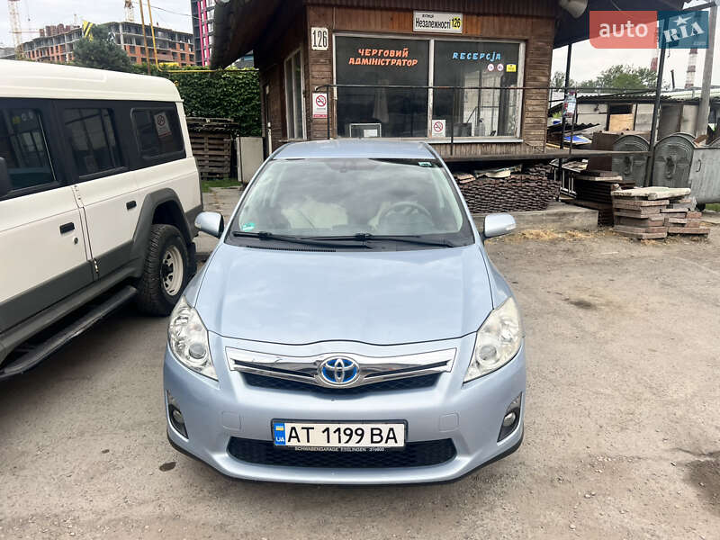 Хэтчбек Toyota Auris 2010 в Ивано-Франковске