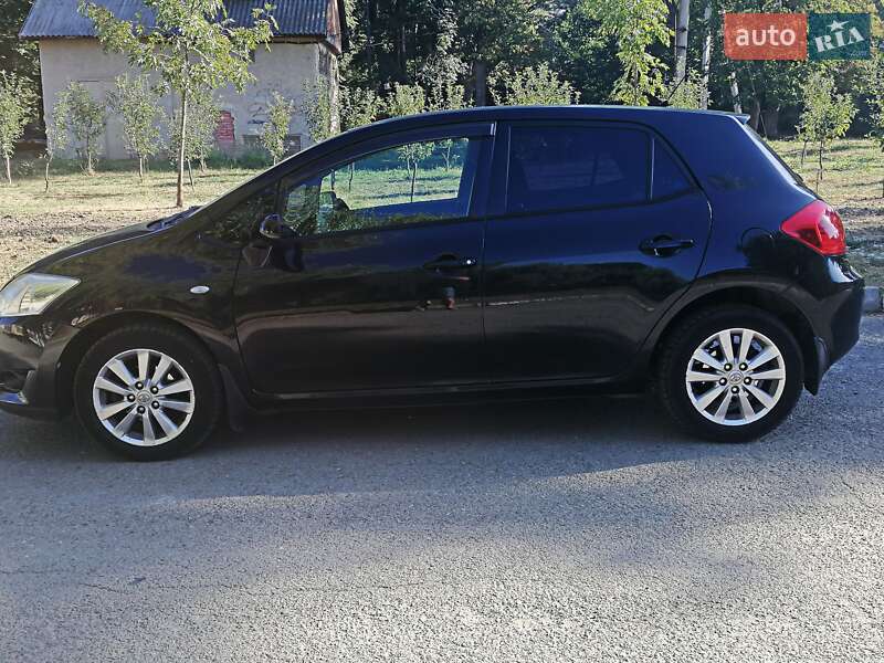 Хетчбек Toyota Auris 2008 в Івано-Франківську