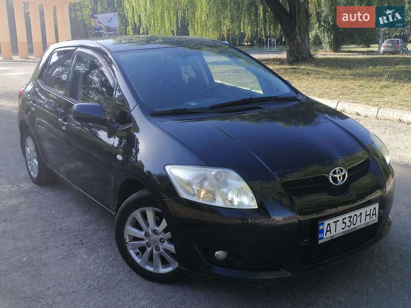 Хетчбек Toyota Auris 2008 в Івано-Франківську