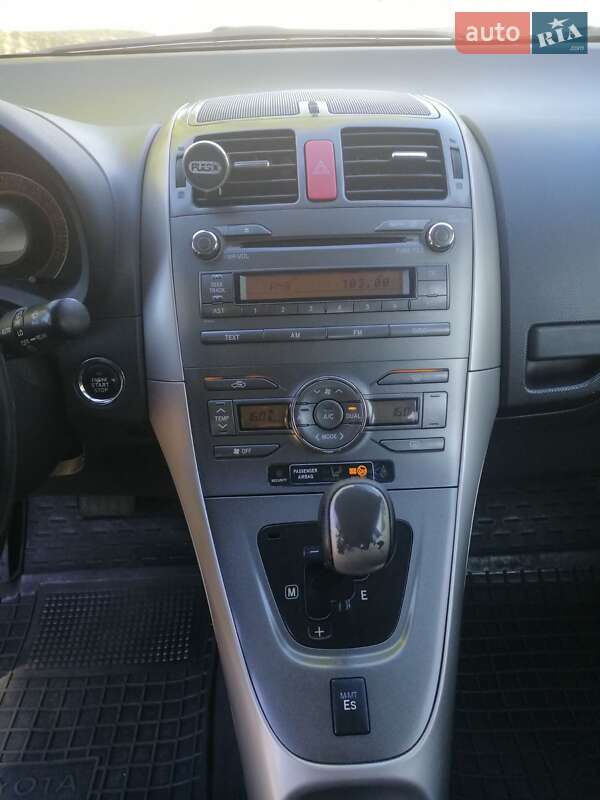 Хетчбек Toyota Auris 2008 в Івано-Франківську
