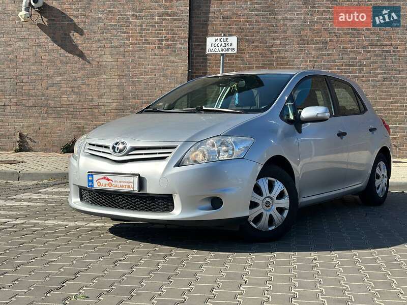 Хэтчбек Toyota Auris 2012 в Одессе