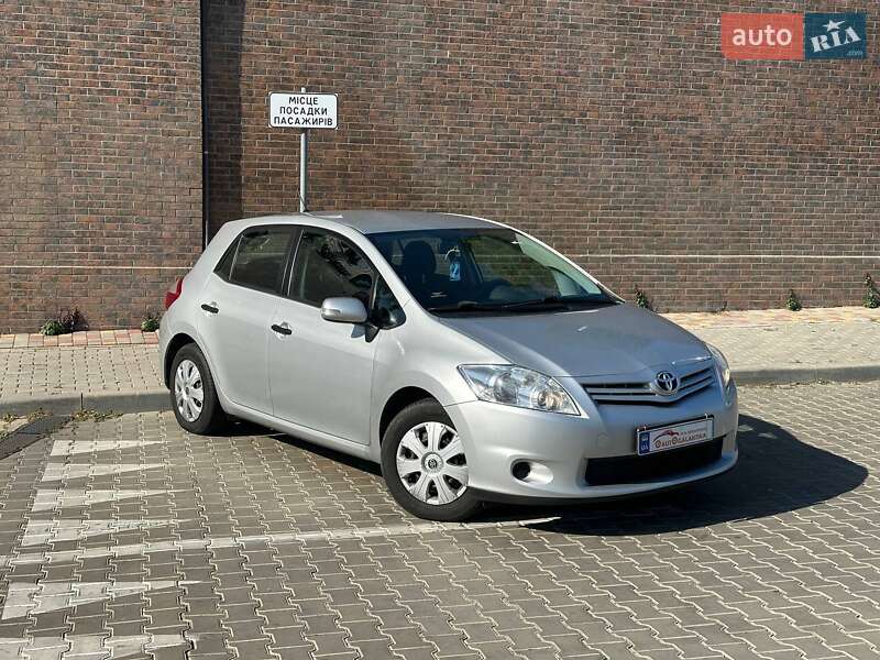 Хэтчбек Toyota Auris 2012 в Одессе