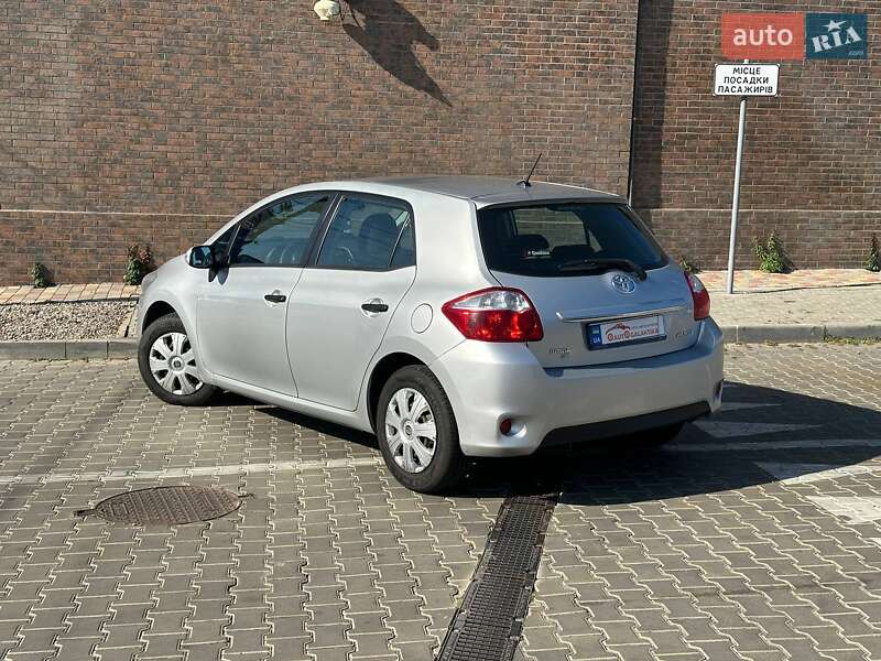 Хэтчбек Toyota Auris 2012 в Одессе