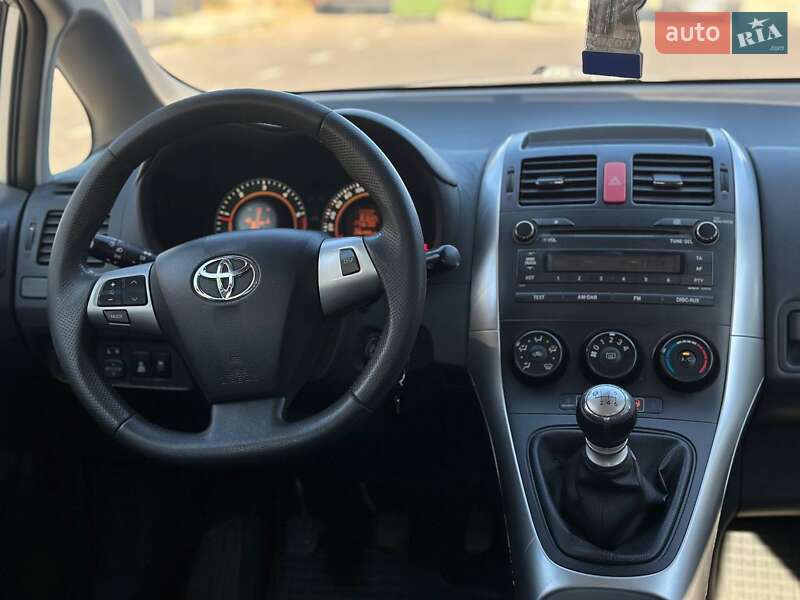 Хэтчбек Toyota Auris 2012 в Одессе