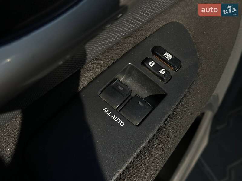 Хэтчбек Toyota Auris 2012 в Одессе