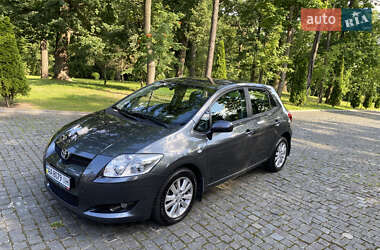Хэтчбек Toyota Auris 2010 в Киеве