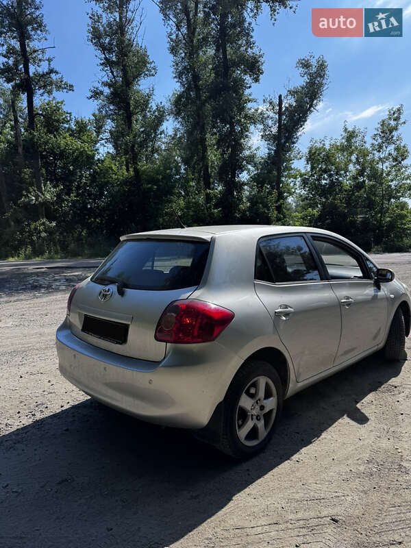 Хэтчбек Toyota Auris 2008 в Киеве