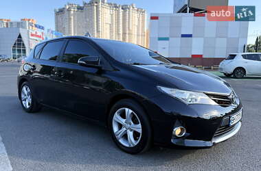 Хэтчбек Toyota Auris 2013 в Одессе