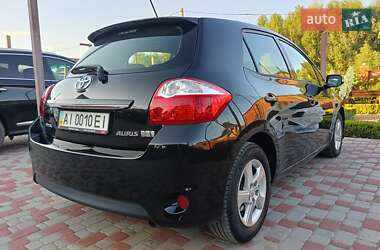 Хэтчбек Toyota Auris 2012 в Гостомеле