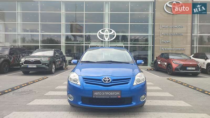 Хэтчбек Toyota Auris 2010 в Киеве