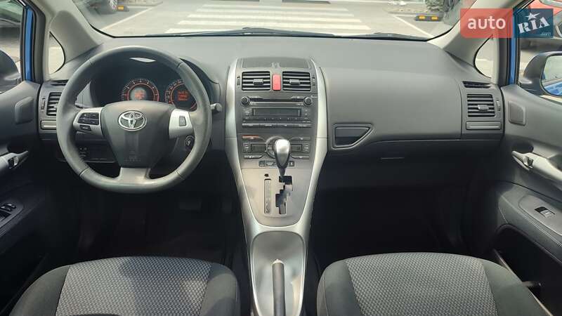 Хэтчбек Toyota Auris 2010 в Киеве
