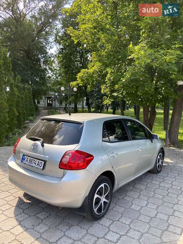 Хэтчбек Toyota Auris 2007 в Тростянце