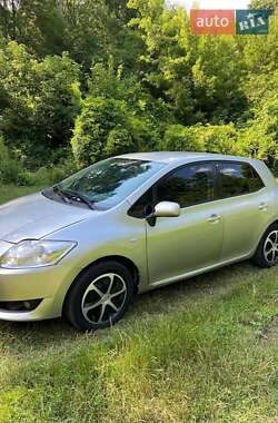 Хэтчбек Toyota Auris 2007 в 