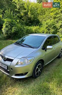 Хэтчбек Toyota Auris 2007 в 