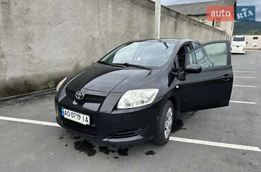 Хетчбек Toyota Auris 2008 в Ужгороді