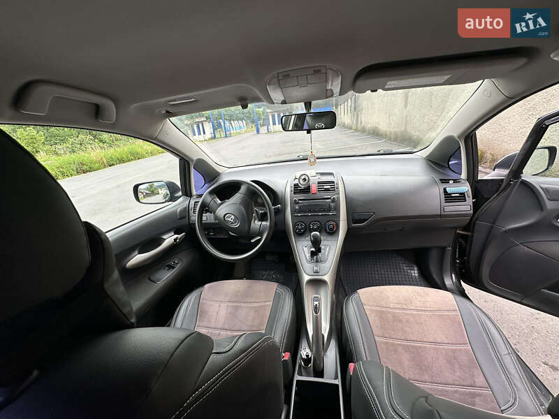 Хетчбек Toyota Auris 2008 в Ужгороді