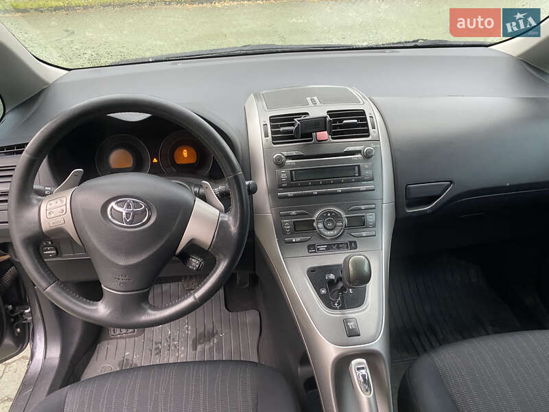 Хетчбек Toyota Auris 2007 в Дубні