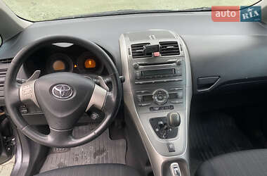 Хэтчбек Toyota Auris 2007 в 