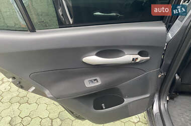Хэтчбек Toyota Auris 2007 в 