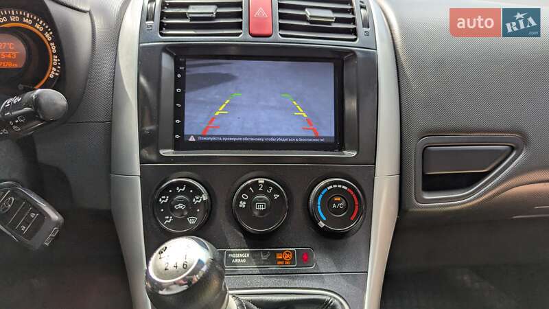 Хэтчбек Toyota Auris 2011 в Ровно