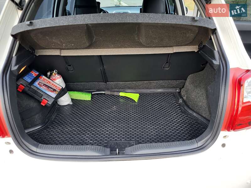Хэтчбек Toyota Auris 2011 в Киеве