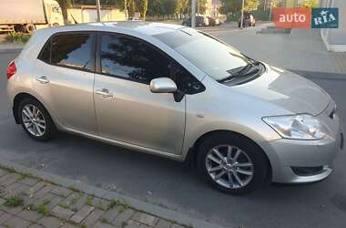 Хэтчбек Toyota Auris 2007 в 