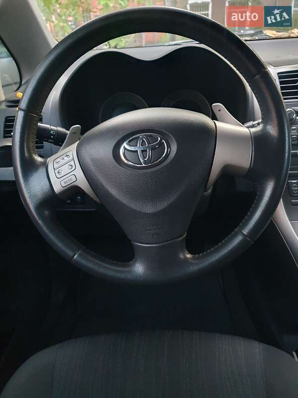 Хэтчбек Toyota Auris 2007 в Виннице