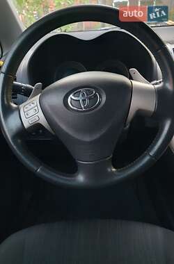 Хэтчбек Toyota Auris 2007 в 