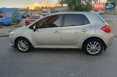 Хэтчбек Toyota Auris 2007 в 