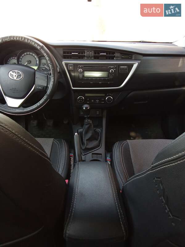 Хетчбек Toyota Auris 2013 в Білій Церкві фото 2 Хетчбек Toyota Auris 2013 в Білій Церкві